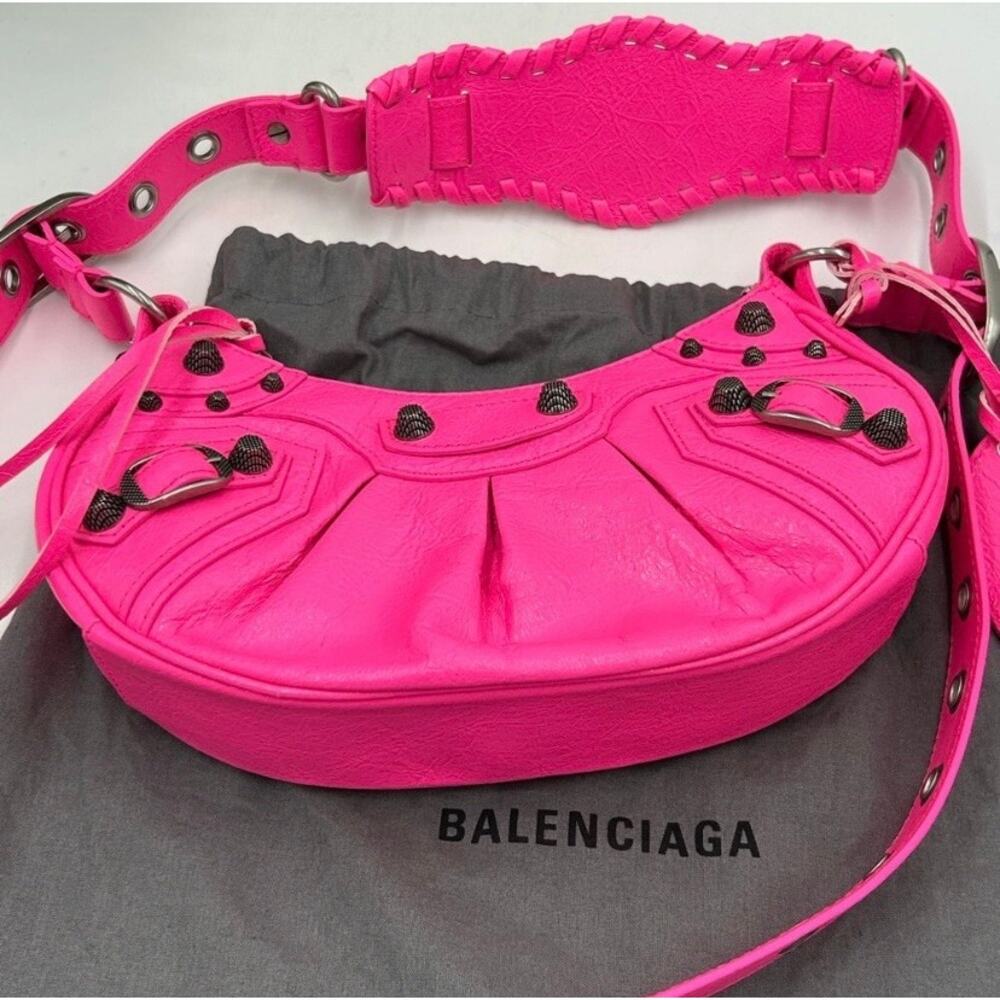 Women's Balenciaga LE CAGOLE shoulder bag in hot pink lambskin NWT